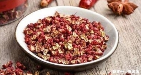 炖鱼时，万万不可放“它”，不然腥味锁在鱼里，鱼汤不鲜，口感差