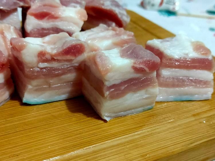 电饭煲版的懒人红烧肉，这样做太简单了，厨房小白也能学会