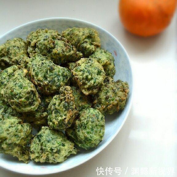 芹菜叶饼|芹菜叶都扔了那也太浪费了吧,这几种菜谱你试试!