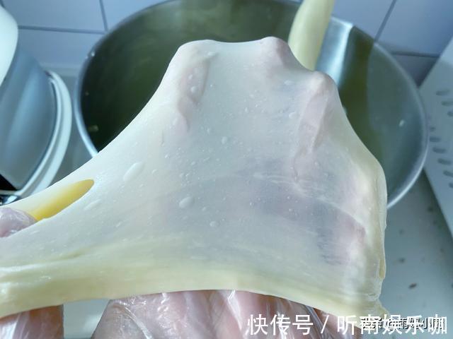 面团|暑假,给孩子做早餐就用它,吃法多样又方便,组织拉丝又细腻