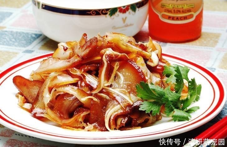 下酒菜|此菜“骨头”越多越抢手,是最过硬的下酒菜,不炒不炖,一拌就好