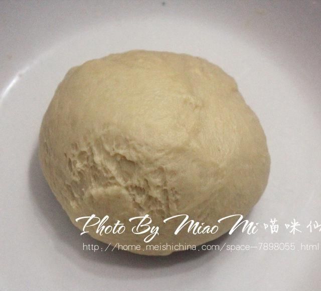 填料|草莓酱毛毛虫,柔软可口的草莓酱毛毛虫面包,超级好吃