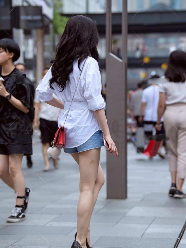 衬衫 成熟期气质穿搭，彰显高级感，纯白系列衬衫清纯时尚