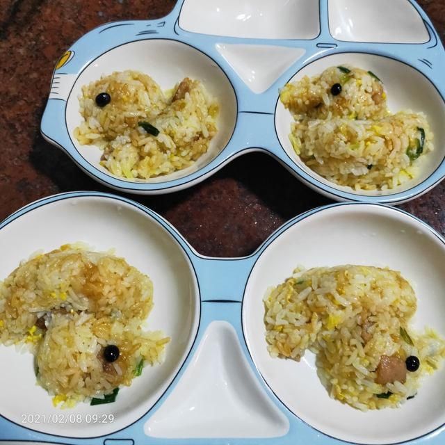  牛肉丸片蛋炒饭，宝宝们喜欢的小鸭鸭饭