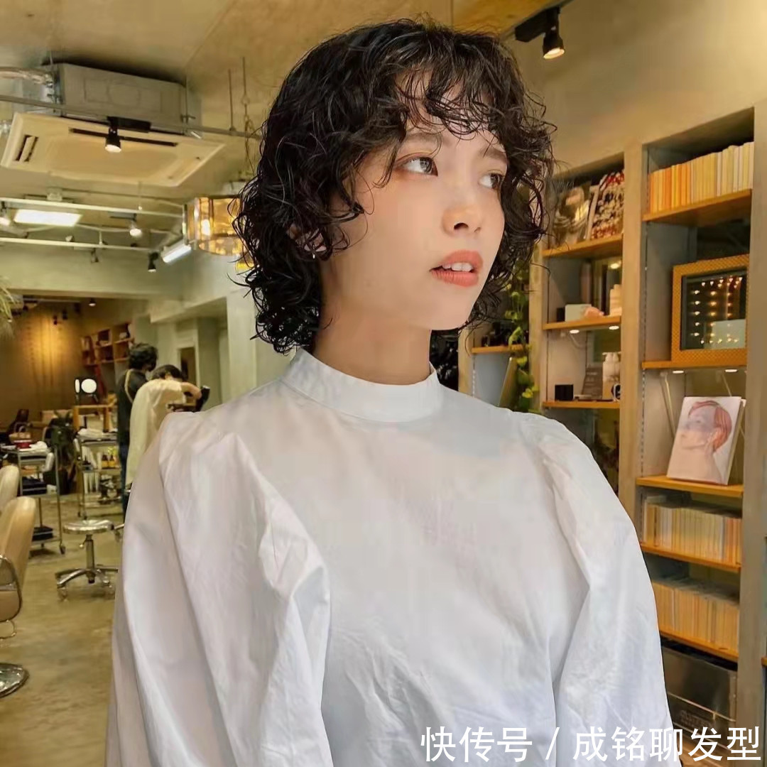 卷发|“冷烫”已经过时了?看看这种很火的湿发卷烫发,省钱又好打理