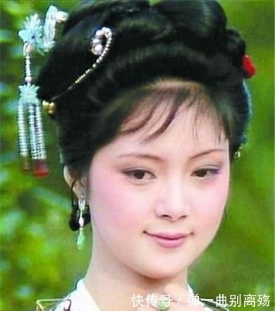 贾母@红楼梦:为什么有人怀疑薛姨妈是妾?在古代,姨娘不能随便叫