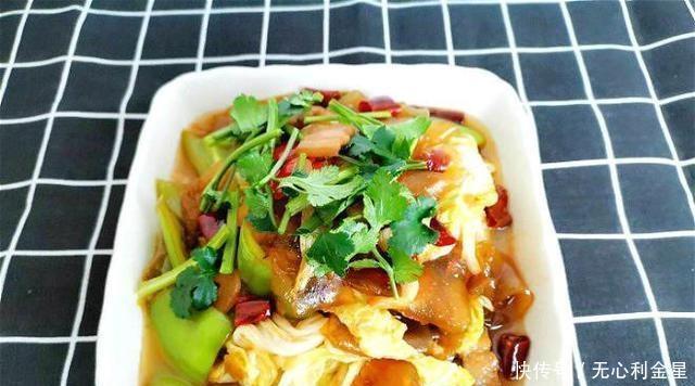 食物治愈|炒大白菜时,不要直接炒,如果你多加这一步,卷心菜更香就更美味