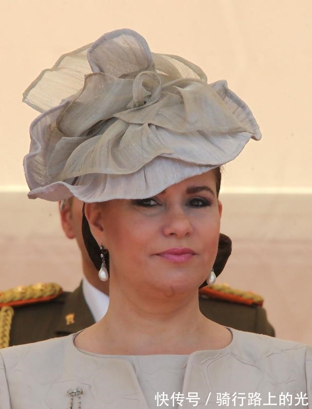 玛格丽塔 王室珠宝听说,钻石蝴蝶结胸针和珍珠更配哦