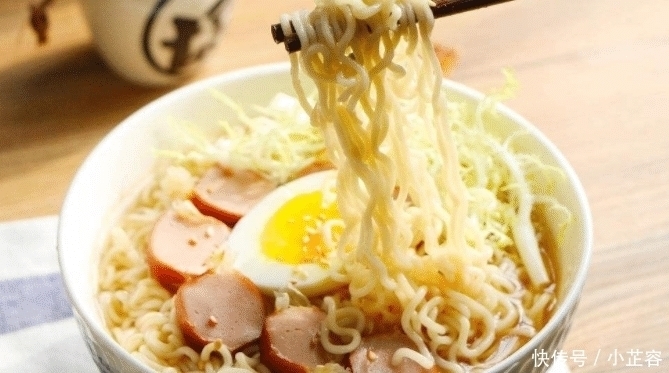 西红柿|网评康师傅最“失败”的3种口味泡面,第1款已下架,你吃过吗