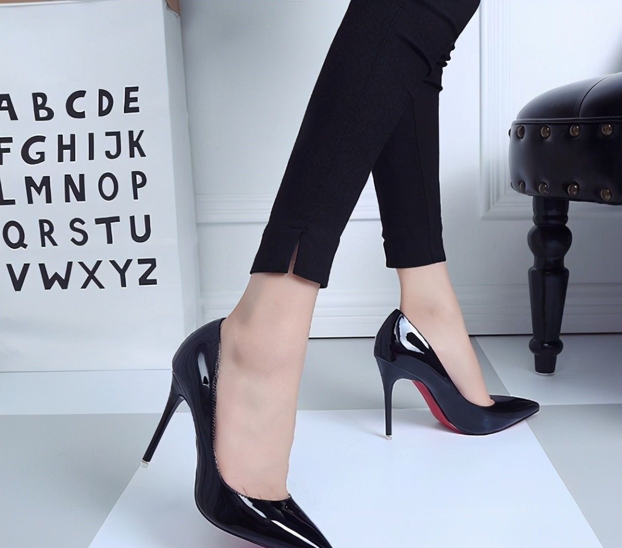 曲线 只有这样的高跟鞋,才能凸显出女性腿部的性感曲线