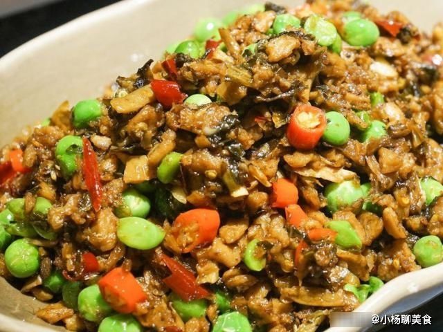 肉末|外婆菜这样炒，香辣爽口下饭香，连吃三碗都不够，小孩：还有饭吗