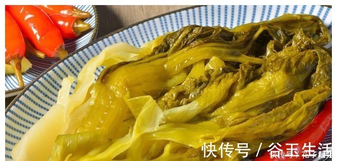 凉白开|腌酸菜，牢记3个技巧，酸菜不烂不生花，酸香脆爽超下饭！