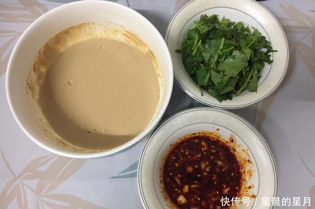 番茄|天冷自己在家吃火锅,做法简单、有荤有素吃到撑,成本不过30元