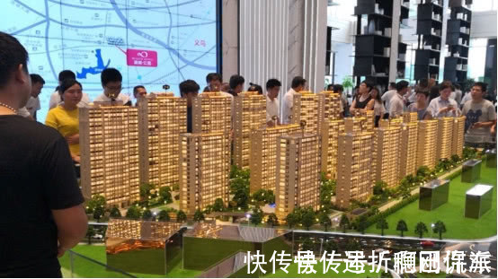 买房|买房时,优选“一梯两户”还是“两梯四户”?听行家说完,有底了