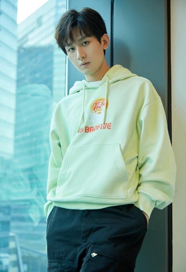 34万人投票“选丑”，王一博断层第一，成毅易烊千玺紧随其后