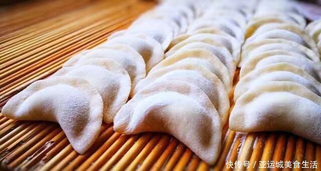 南北方年夜饭差距这么大?南方人表示北方的年夜饭让人难以下咽!