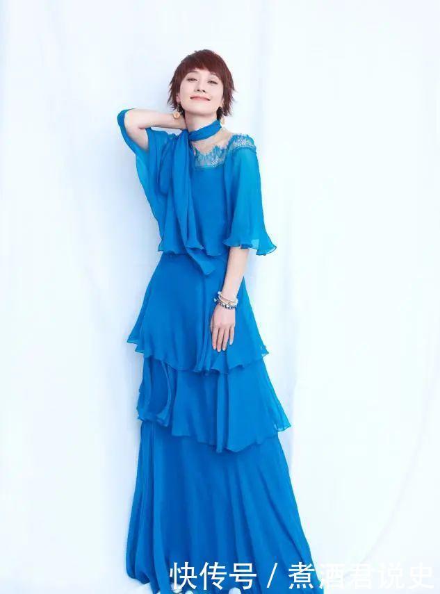 蓝灰|马伊琍又任性了,染一头蓝灰发色太显老,短发太过凌厉不女人