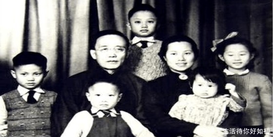 郭沫若|郭沫若去世后, 妻子整理遗物发现了个秘密, 随即选择了上吊!