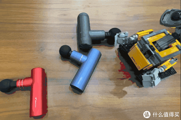 评测|网红产品都是智商税？云康宝金属迷你筋膜枪对比网红迷你筋膜枪评测