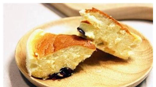 蔓越莓酸奶蛋糕|它入口即化,清凉舒服,买个鸡蛋就可以做,比买的还好吃!