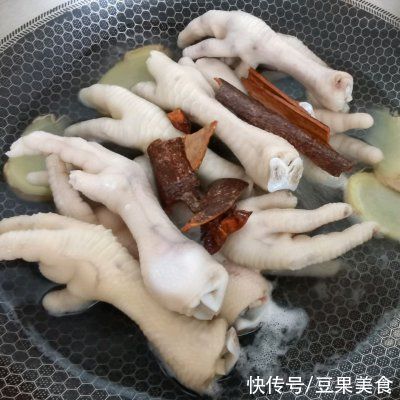 鸡爪|这道酱香卤鸡爪,一上桌就被哄抢一空