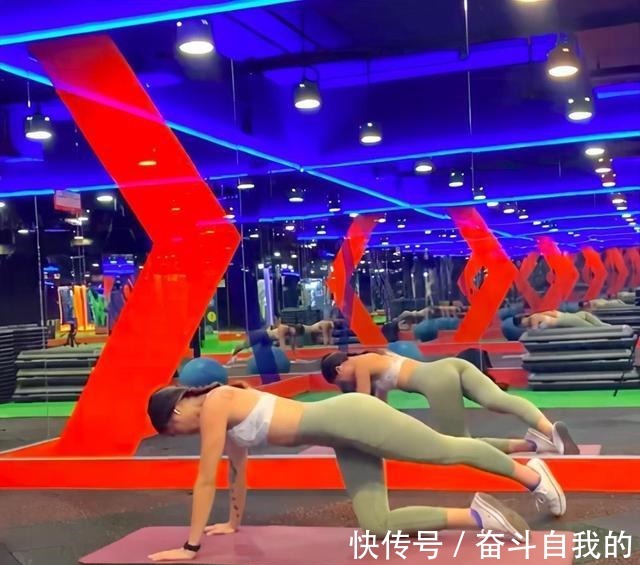 训练|4招臀腿训练，深蹲变化式瘦出大腿缝！瘦掉大腿肥肉！