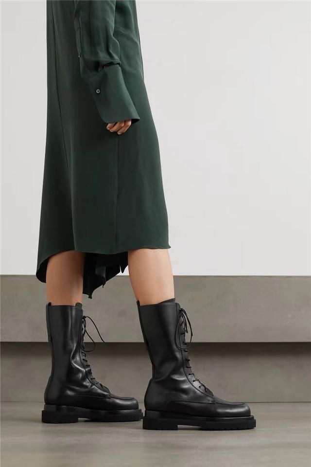 烟管裤搭配什么“鞋子”好看？建议选这4种鞋，时髦显瘦又显腿长