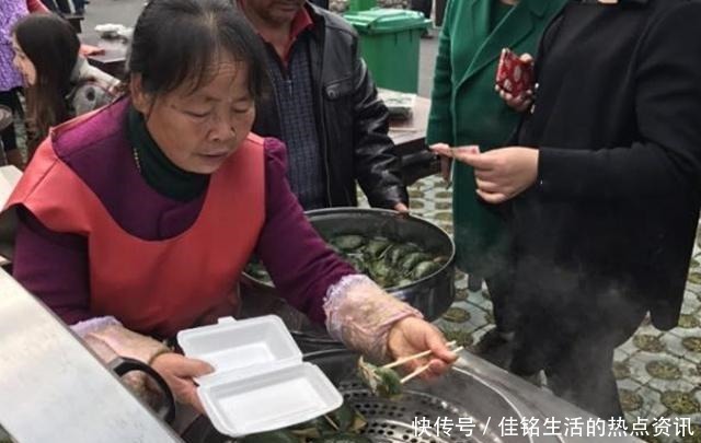 小吃|大妈街头卖“它”,成本5毛钱,卖价2元,三小时能卖4大锅!