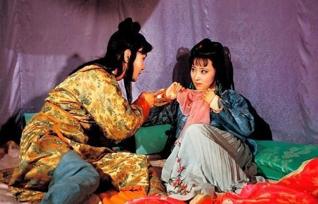 贾宝玉&吃着山珍海味,穿着绫罗绸缎的林黛玉,在贾府有没有受委屈?