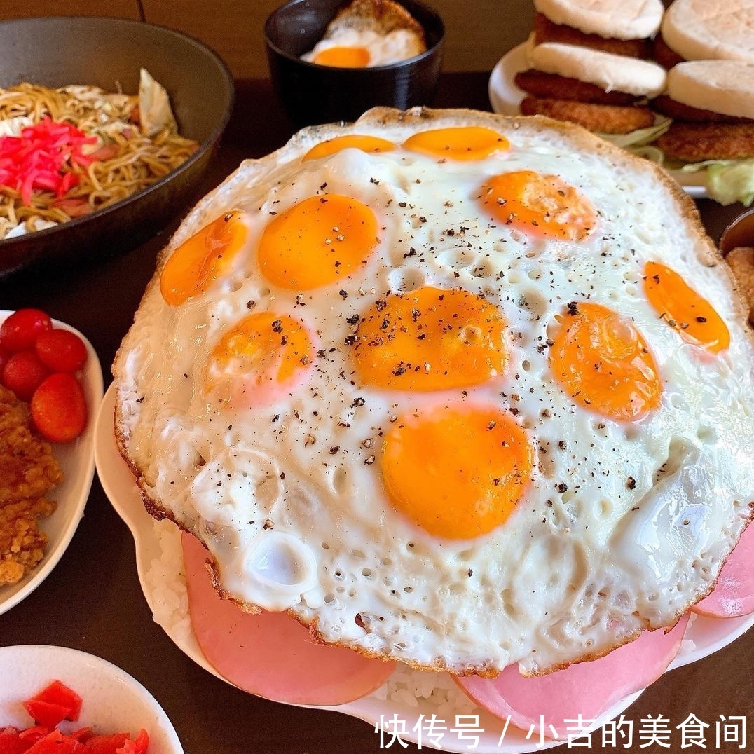 “食量很大”的家庭主妇晒晚餐,与老公的晚餐放在一起,对比惊人
