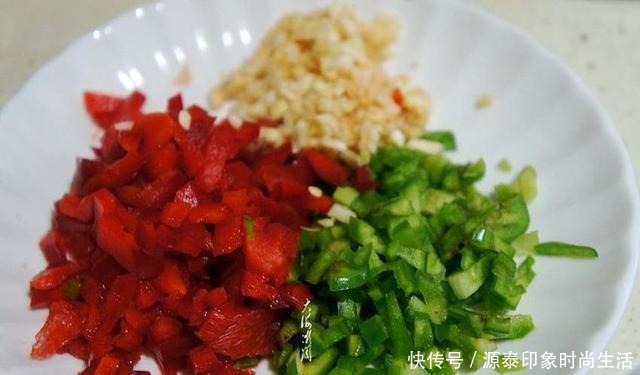 姑姑减肥5年没瘦下来,晚餐拿它当主食,连吃一个月,瘦出小蛮腰