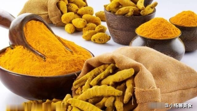 直接上锅蒸的姜黄千层饼，一层一层撕着吃更过瘾！