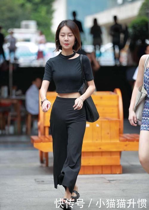 没有比你更会“省事”的,上班就穿这样一双鞋,不怕领导批评吗