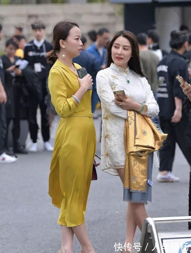 女性 身材圆润的女性，穿搭只需一招，便可以从根本上化解你的烦恼
