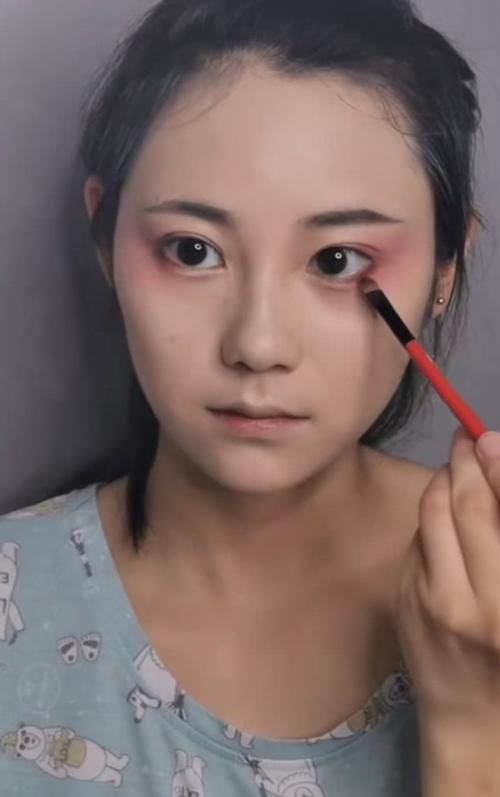 小姐姐凭实力仿妆“陈芊芊”，开始等着看笑话，成品入坑走不出去了