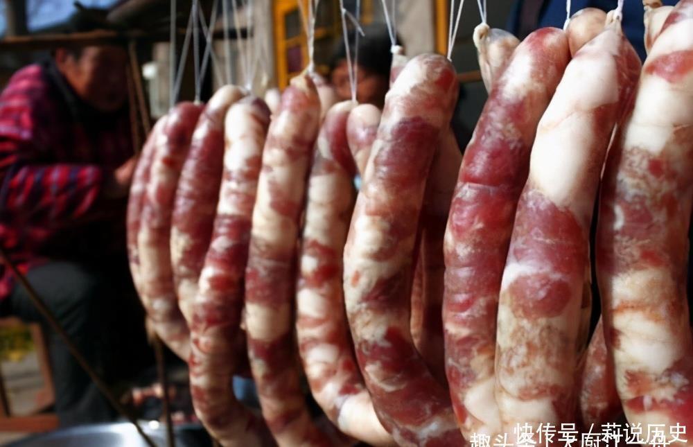 接下来|天冷啦,大厨教你在家做手工灌肠,口感甜辣,学会不怕冬天没菜吃