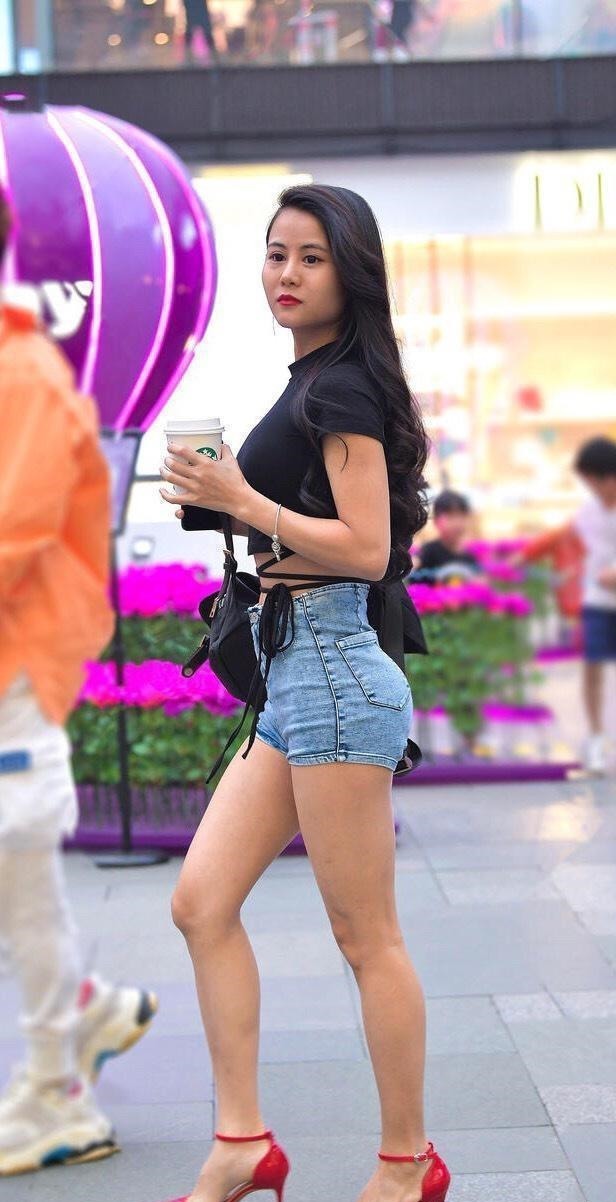 精致|贴身收腹的瑜伽裤,穿搭清秀精致,风采洋溢