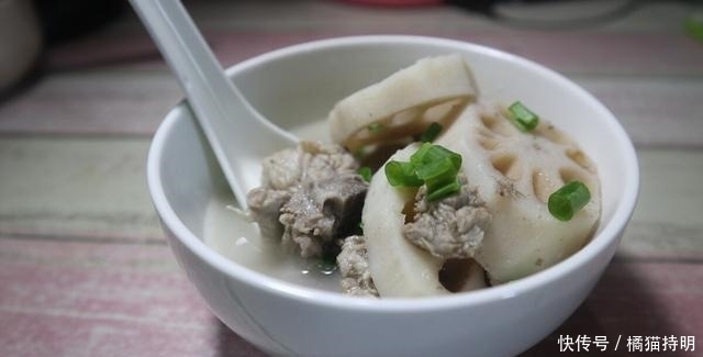 作法全|炖排骨汤时,不能焯水也不能直接炖,如此做,孩子很爱喝