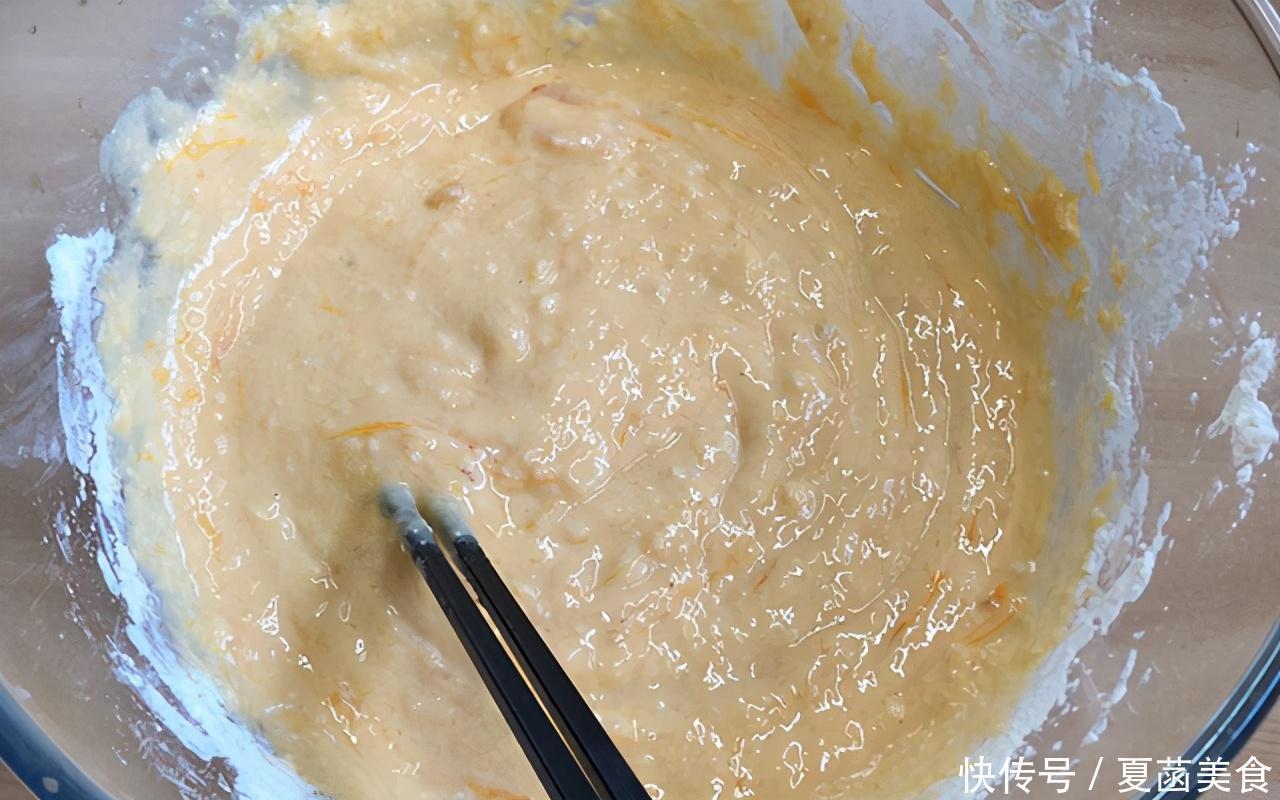 秋天独有的美食,柿子加点面粉搅一搅,手不沾面,酥香又爽口