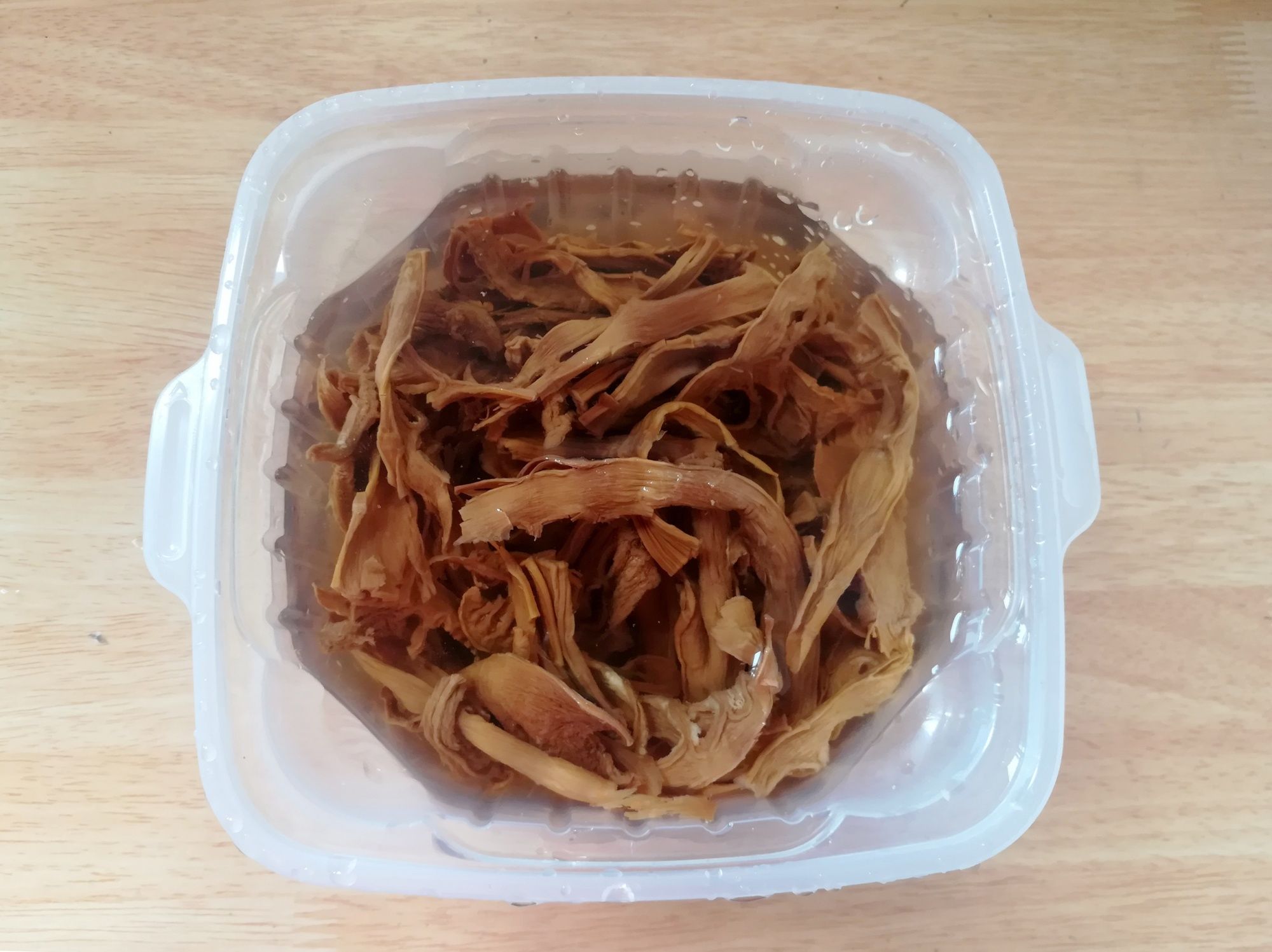 冬天吃山药白菜,都不如多吃它,我家每年囤一箱,炒菜炖肉都好吃