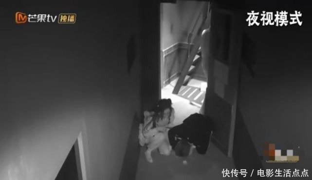 密逃3 《密逃3》邓伦杨幂蹲地走,王嘉尔大张伟抱成团,这期有多吓人?