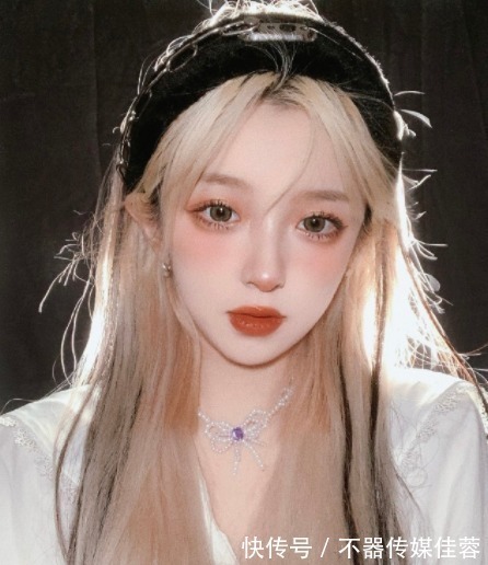 整容|机智张动漫展生图曝光,被吐槽和车一样高,头肩比太虐颜值吸睛