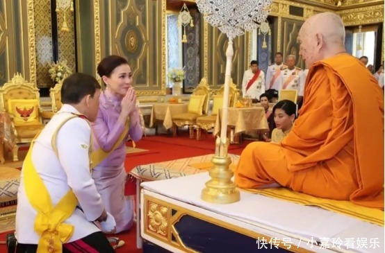 苏提达王后的新发型太惊艳!鱼骨辫配月牙珍珠发卡,妩媚又新潮