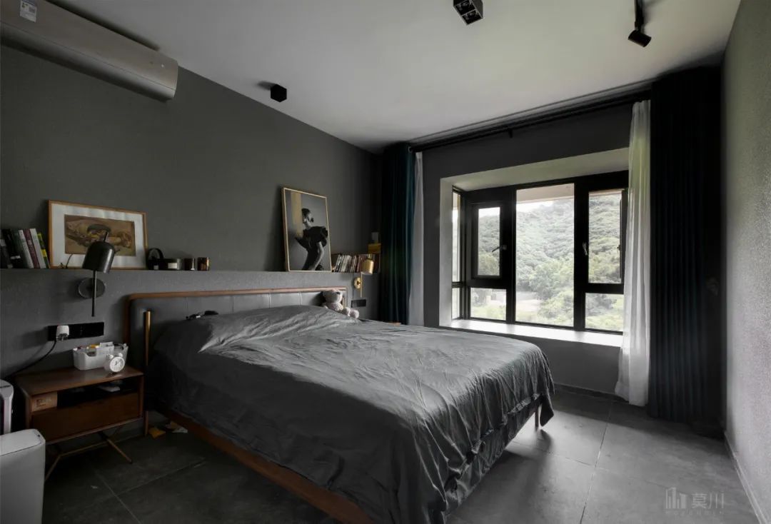 绿植|99㎡现代工业风,85后女神的家,满屋高级灰,绿植清新点缀