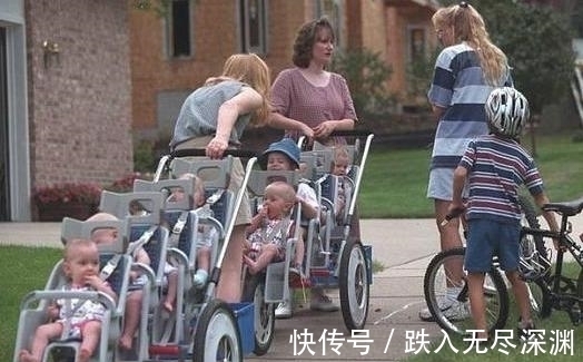 妈妈|当年美国妈妈不顾医生劝阻,非要冒险生下7胞胎,如今怎样了?
