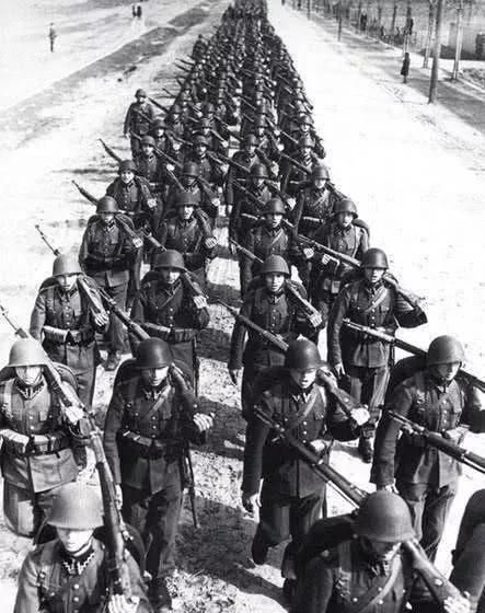 狠狠|让战斗民族损失15万大军,这场战争让苏联人狠狠记住了波兰