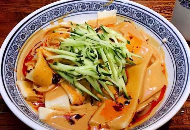 大厨|调稀芝麻酱,有人用水有人用油,大厨教我正确做法,顺滑不成坨