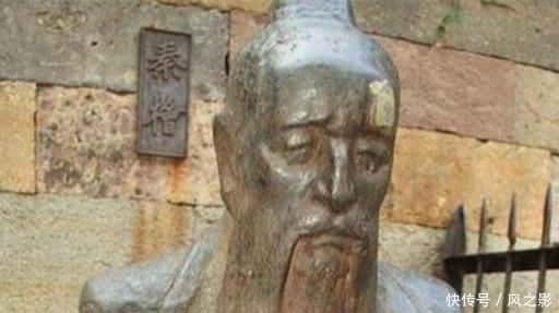 秦桧夫妇|马未都:为什么油条二根放一起炸?