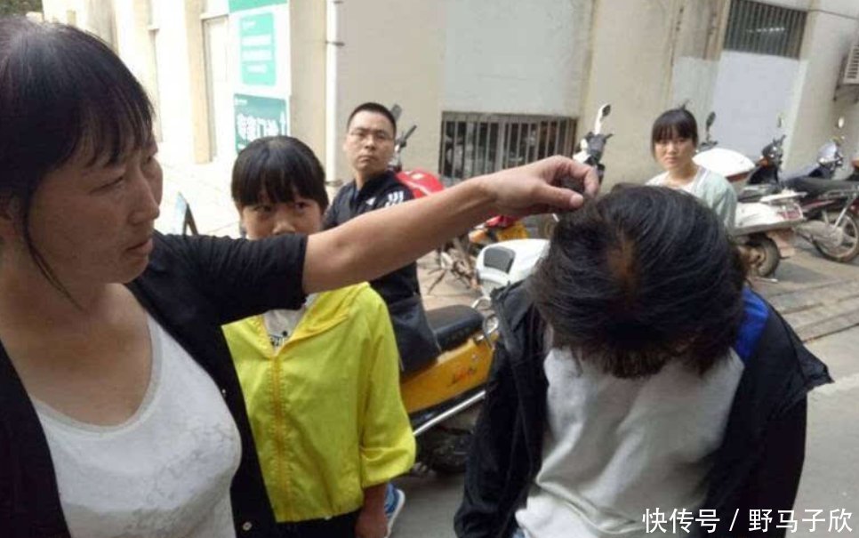 丢人|孩子看了嫌丢人,妈妈还沾沾自喜的三个行为,家长应该改正