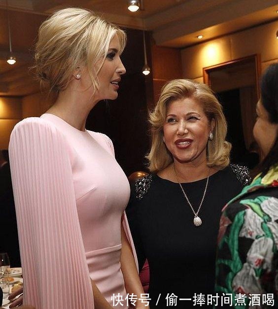 金发|伊万卡扎马尾装嫩,素颜皮肤白到发光,时尚感真强!